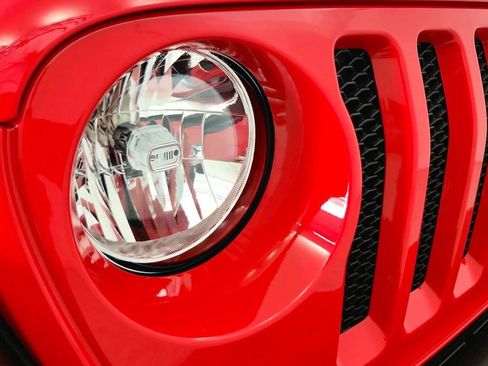 Used 2023 Jeep Wrangler Sport AWD/4WD image 30
