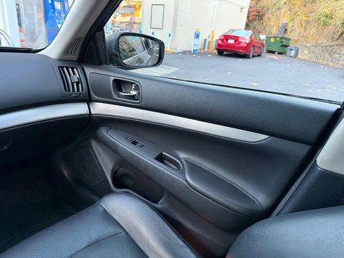 Used 2013 INFINITI G37 x w/ Premium Pkg image 25
