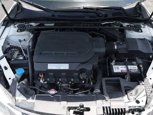 Used 2015 Honda Accord Touring image 40