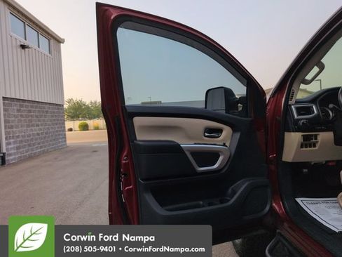 Used 2019 Nissan Titan SV AWD/4WD image 10