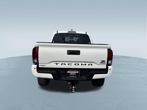 Used 2020 Toyota Tacoma TRD Sport w/ TRD Premium Sport Package AWD/4WD image 7