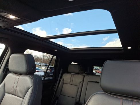 Used 2024 Chevrolet Tahoe RST w/ Luxury Package image 15