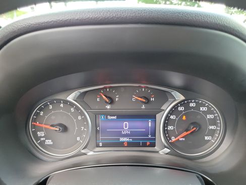 Used 2022 GMC Terrain SLE FWD image 33