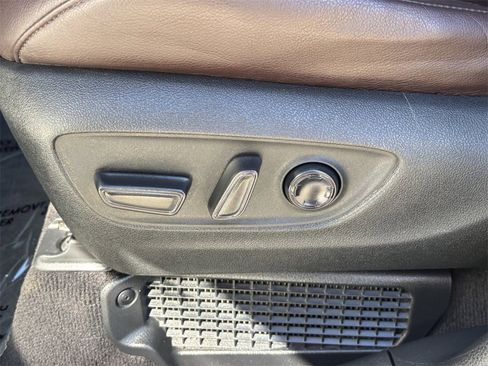 Certified 2023 Toyota Sienna Platinum image 23