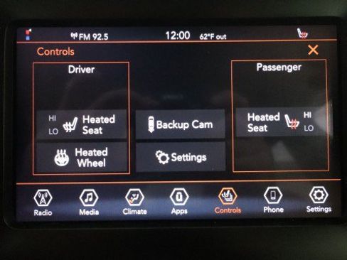 Used 2020 Jeep Cherokee Latitude Plus w/ Cold Weather Group AWD/4WD image 14