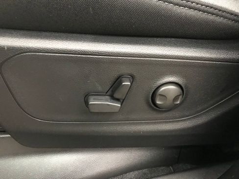 New 2026 RAM 1500 4x4 Crew Cab image 13