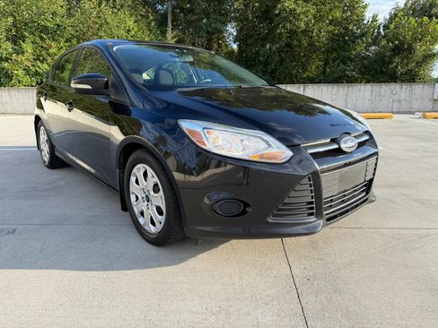 Used 2013 Ford Focus SE FWD image 4
