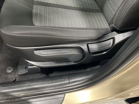 Used 2021 Kia Sorento LX image 11