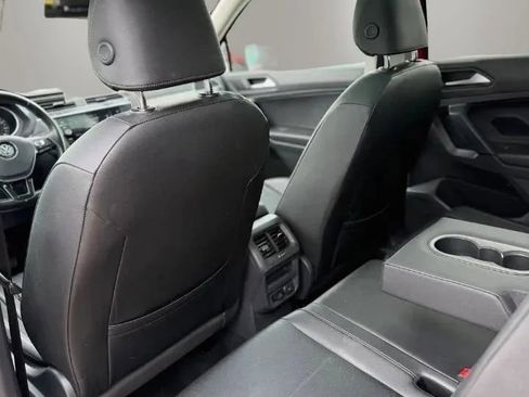 Used 2019 Volkswagen Tiguan SE FWD image 17