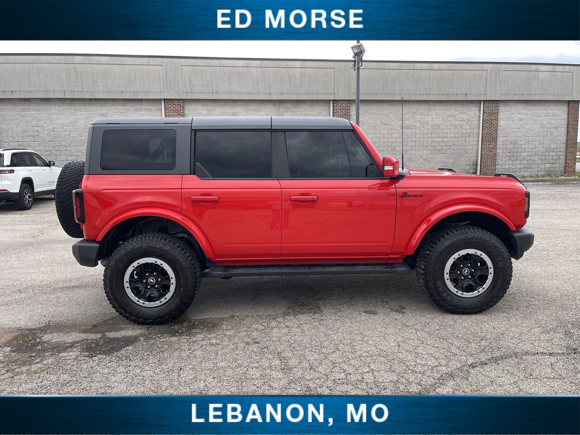 Used 2023 Ford Bronco Outer Banks AWD/4WD image 9