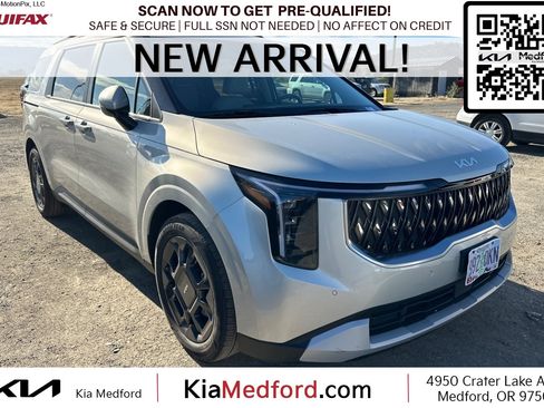 Used 2025 Kia Carnival EX FWD image 1