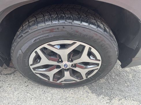 Used 2019 Subaru Forester Premium w/ All-Weather Package image 40