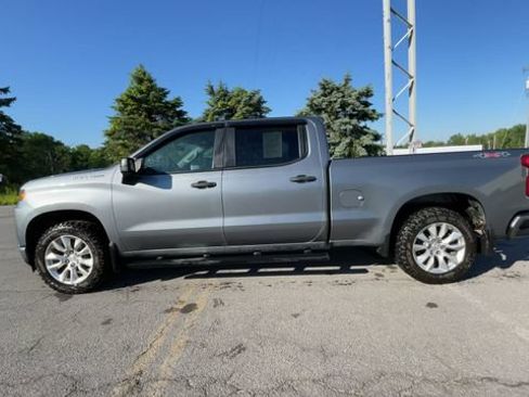 Used 2020 Chevrolet Silverado 1500 Custom w/ Custom Convenience Package AWD/4WD image 6