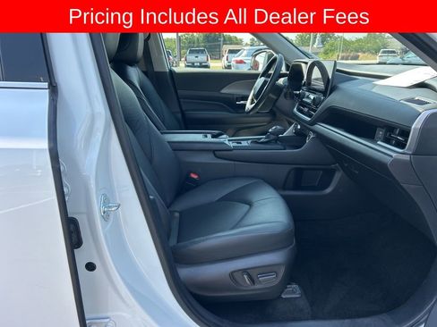Used 2025 Toyota Grand Highlander AWD image 21