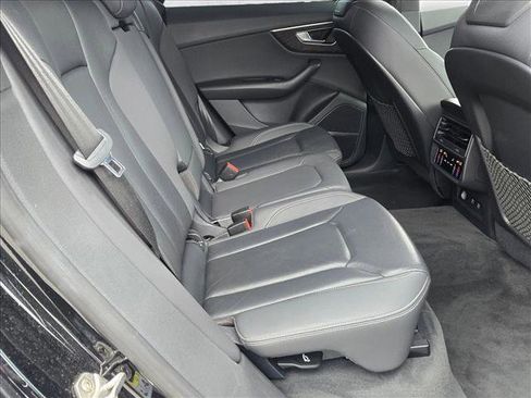 Used 2021 Audi Q8 Premium Plus w/ Premium Plus Package image 18