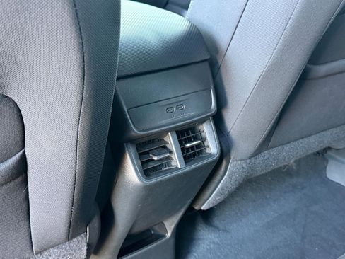 Used 2025 Chevrolet Equinox LT FWD image 22