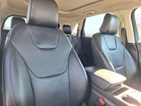 Used 2022 Ford Edge Titanium w/ Class II Trailer Tow Package image 29