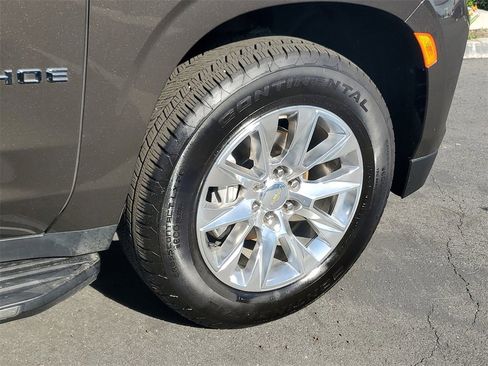 Used 2021 Chevrolet Tahoe Premier w/ Premium Package image 6