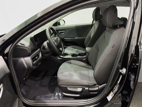 Used 2025 Kia K4 LX image 12