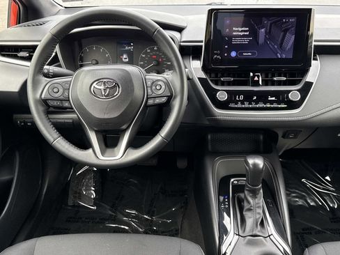 Used 2023 Toyota Corolla SE w/ SE Premium Package image 2