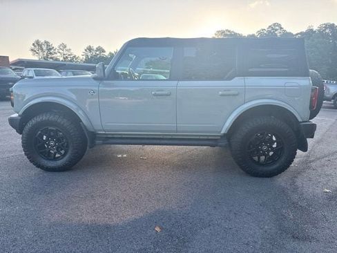 Used 2022 Ford Bronco Outer Banks AWD/4WD image 2