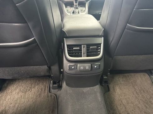 Used 2022 Subaru Outback Limited image 32