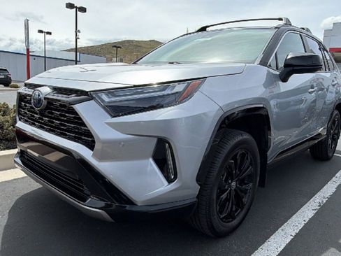 Used 2023 Toyota RAV4 XSE AWD/4WD image 4