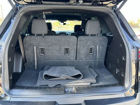 Used 2023 Chevrolet Traverse LT image 25