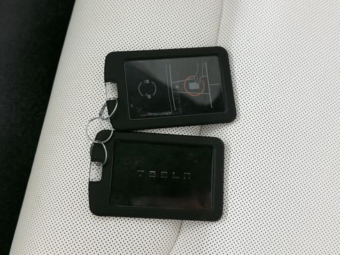 Used 2022 Tesla Model S Plaid image 34