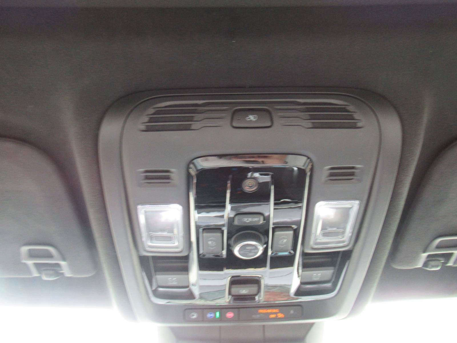 Certified 2025 Cadillac Escalade V AWD/4WD image 32