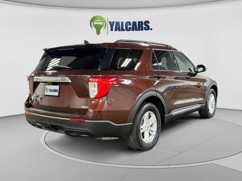 Used 2020 Ford Explorer XLT w/ Comfort Package AWD/4WD image 5