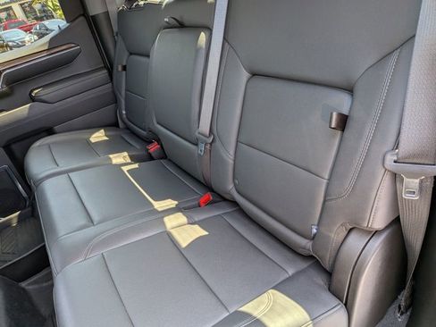 Used 2024 Chevrolet Silverado 1500 LT AWD/4WD image 17