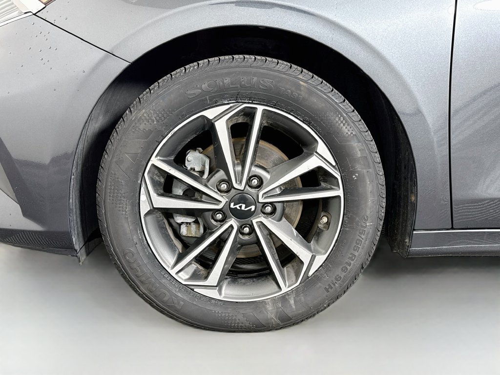 Used 2023 Kia Forte LXS FWD image 28