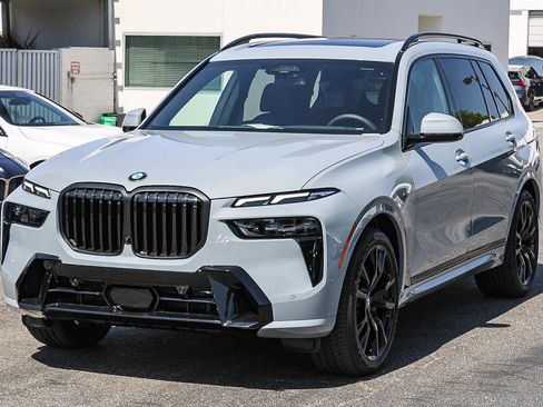 New 2027 BMW X7 xDrive40i w/ M Sport Package AWD/4WD image 3
