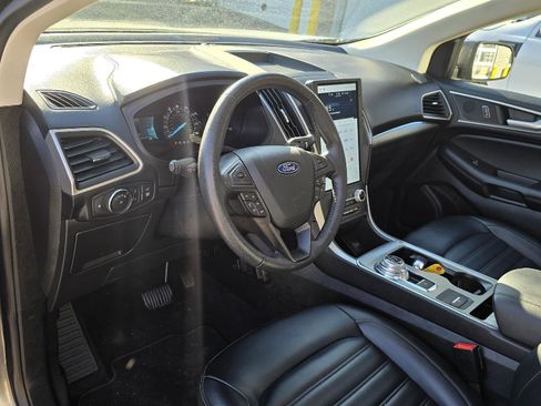 Used 2022 Ford Edge SEL w/ Convenience Package image 9