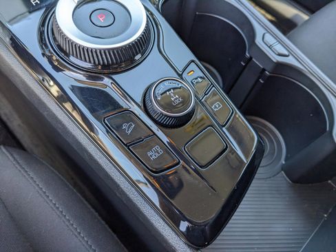 Used 2023 Kia Sportage LX image 24