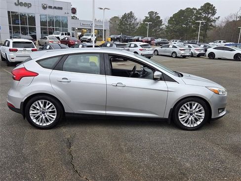 Used 2016 Ford Focus Titanium w/ Titanium Technology Package image 11