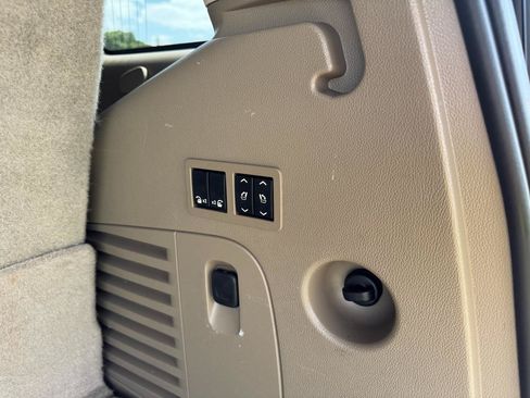 Used 2015 Chevrolet Tahoe LTZ RWD image 16
