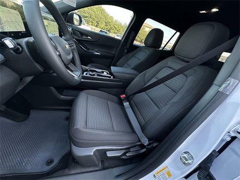 New 2026 Chevrolet Equinox LT image 18