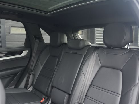 Certified 2025 Porsche Cayenne S AWD/4WD image 32