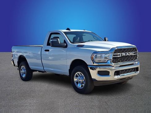 Used 2024 RAM 2500 Tradesman w/ Chrome Appearance Group image 3