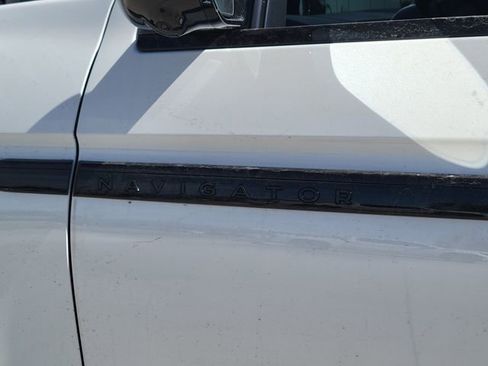 New 2026 Lincoln Navigator Reserve w/ Jet Appearance Package image 12
