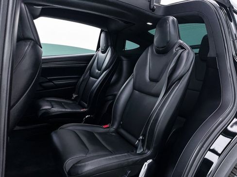 Used 2022 Tesla Model X Plaid image 34