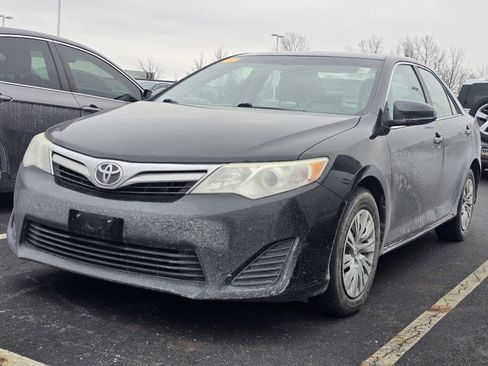 Used 2014 Toyota Camry LE image 3