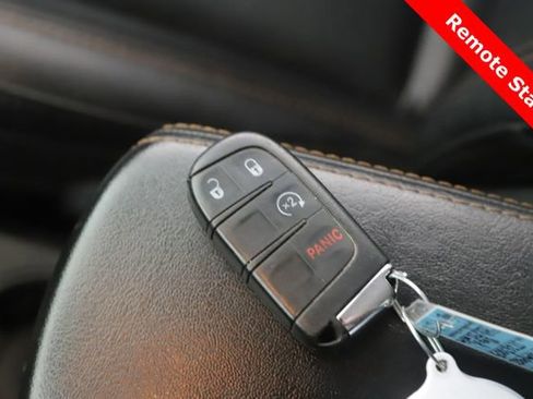Used 2018 Jeep Compass Limited w/ Safety & Security Group AWD/4WD image 3