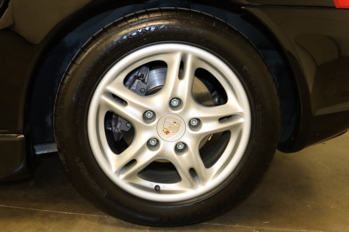 Used 2004 Porsche Boxster RWD image 32