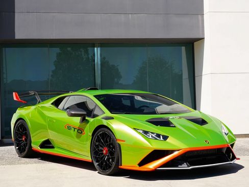 Used 2023 Lamborghini Huracan STO RWD image 1