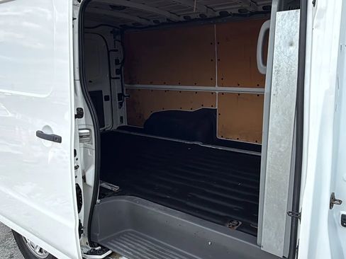 Used 2018 Nissan NV 3500 SV w/ Navigation Package image 17