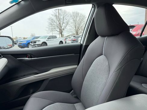 Used 2022 Toyota Camry LE image 20
