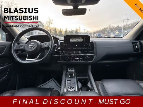 Used 2023 Nissan Pathfinder SL image 17